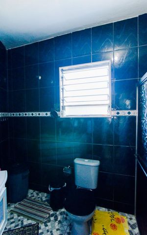 Casa à venda com 145m², 3 quartos e 5 vagasBanheiro Social