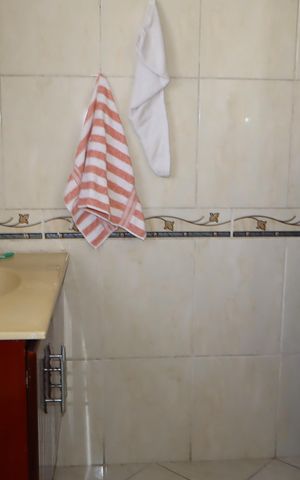 Casa à venda com 165m², 3 quartos e 3 vagasBanheiro