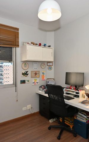 Apartamento à venda com 160m², 4 quartos e 3 vagasQuarto 2