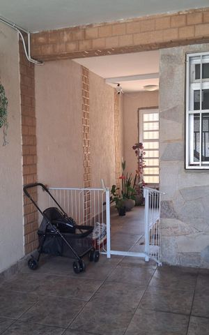 Casa à venda com 146m², 3 quartos e 2 vagas Casa à venda com 146m², 3 quartos e 2 vagasÁrea externa