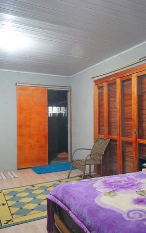 Casa à venda com 200m², 3 quartos e 2 vagasSuíte 2
