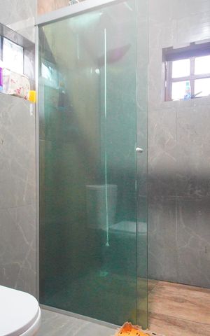 Casa à venda com 200m², 3 quartos e 2 vagasBanheiro da Suíte 2