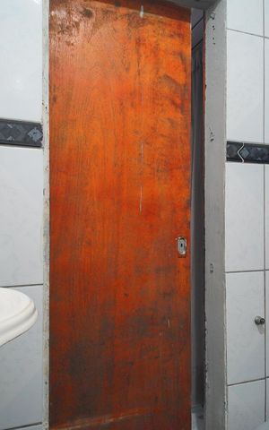 Casa à venda com 200m², 3 quartos e 2 vagasBanheiro da Suíte 1