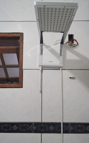 Casa à venda com 200m², 3 quartos e 2 vagasBanheiro da Suíte 1