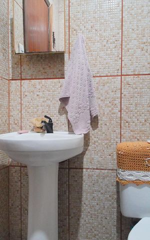 Casa à venda com 200m², 3 quartos e 2 vagasBanheiro