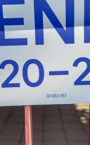 Casa à venda com 156m², 3 quartos e 2 vagasFachada