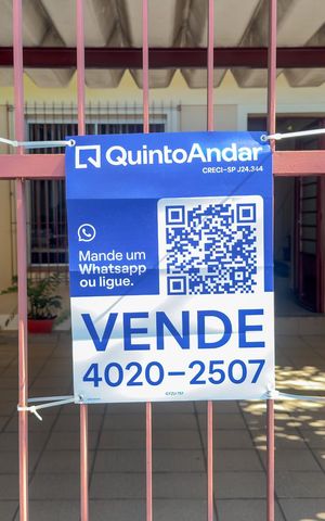 Casa à venda com 156m², 3 quartos e 2 vagasFachada