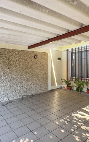 Casa à venda com 156m², 3 quartos e 2 vagasGaragem