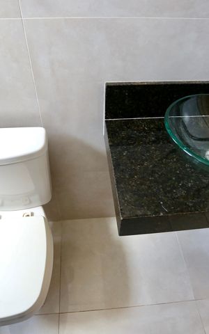 Apartamento à venda com 77m², 3 quartos e 2 vagas Apartamento à venda com 77m², 3 quartos e 2 vagasBanheiro da Suíte