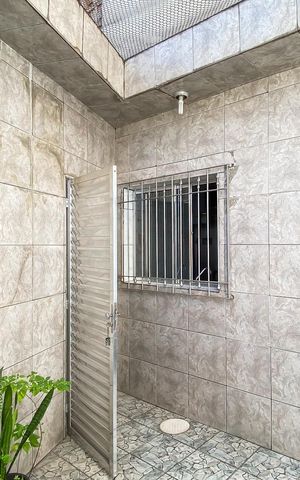 Casa à venda com 276m², 2 quartos e 1 vagaÁrea de Serviço