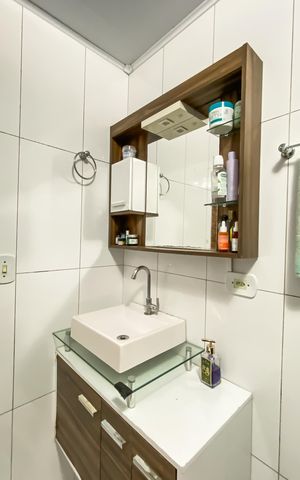 Casa à venda com 276m², 2 quartos e 1 vagaBanheiro 