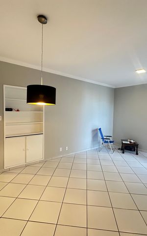 Apartamento para alugar com 105m², 3 quartos e 1 vaga Apartamento para alugar com 105m², 3 quartos e 1 vagaSala