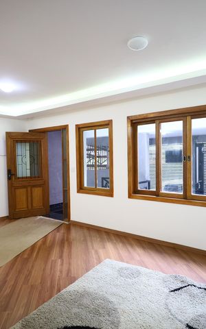 Casa à venda com 150m², 3 quartos e 2 vagasSala