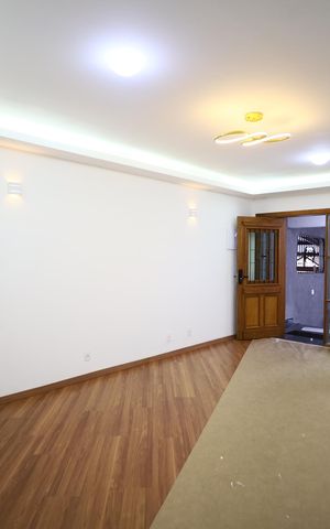 Casa à venda com 150m², 3 quartos e 2 vagasSala