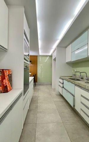 Apartamento à venda com 302m², 4 quartos e 4 vagas