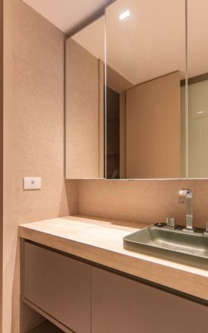Apartamento à venda com 80m², 2 quartos e 2 vagasBanheiro 1