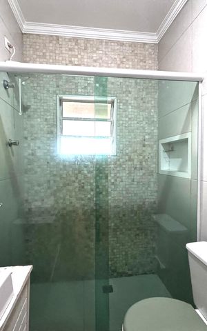 Casa para alugar com 76m², 2 quartos e 1 vaga Casa para alugar com 76m², 2 quartos e 1 vagaBanheiro