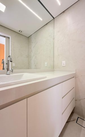 Apartamento à venda com 95m², 2 quartos e 2 vagasBanheiro da Suíte