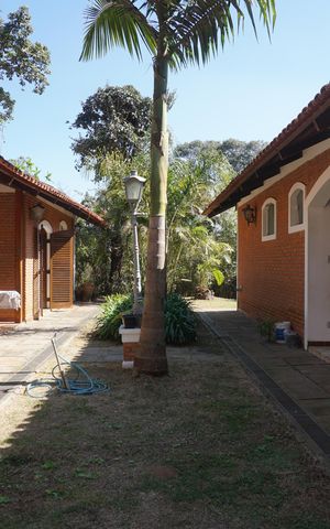 Casa para alugar com 1478m², 5 quartos e 4 vagasÁrea externa