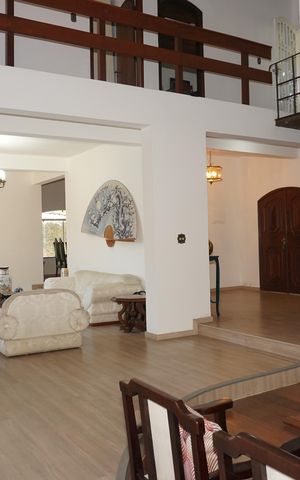 Casa para alugar com 1478m², 5 quartos e 4 vagasSala