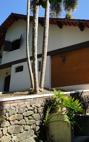 Casa para alugar com 1478m², 5 quartos e 4 vagasFachada