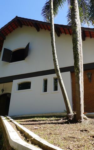 Casa para alugar com 1478m², 5 quartos e 4 vagasFachada