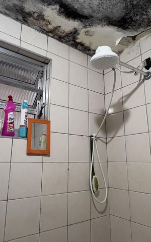 Casa à venda com 240m², 3 quartos e 2 vagas Casa à venda com 240m², 3 quartos e 2 vagasBanheiro 2