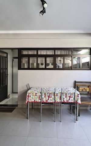 Casa à venda com 230m², 4 quartos e 2 vagas Casa à venda com 230m², 4 quartos e 2 vagasÁrea gourmet