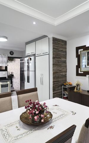 Casa à venda com 230m², 4 quartos e 2 vagas Casa à venda com 230m², 4 quartos e 2 vagasCozinha