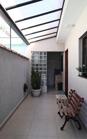 Casa à venda com 230m², 4 quartos e 2 vagas Casa à venda com 230m², 4 quartos e 2 vagasQuintal