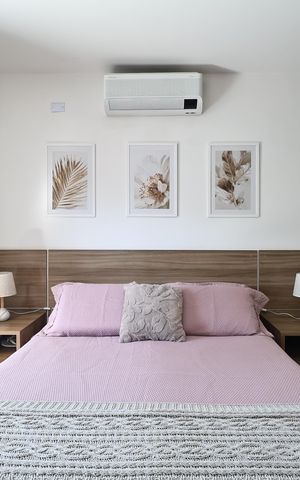 Casa à venda com 230m², 4 quartos e 2 vagas Casa à venda com 230m², 4 quartos e 2 vagasSuite