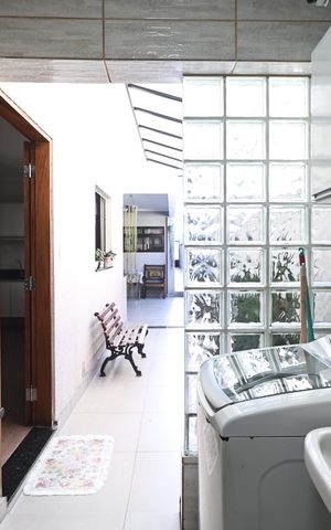 Casa à venda com 230m², 4 quartos e 2 vagas Casa à venda com 230m², 4 quartos e 2 vagasLavanderia