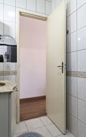 Casa à venda com 230m², 4 quartos e 2 vagas Casa à venda com 230m², 4 quartos e 2 vagasBanheiro da suíte