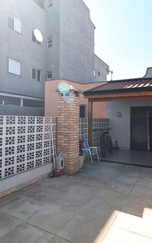 Casa à venda com 230m², 4 quartos e 2 vagas Casa à venda com 230m², 4 quartos e 2 vagasVaranda