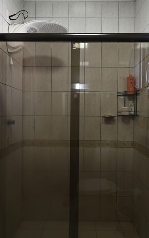 Casa à venda com 230m², 4 quartos e 2 vagas Casa à venda com 230m², 4 quartos e 2 vagasBanheiro