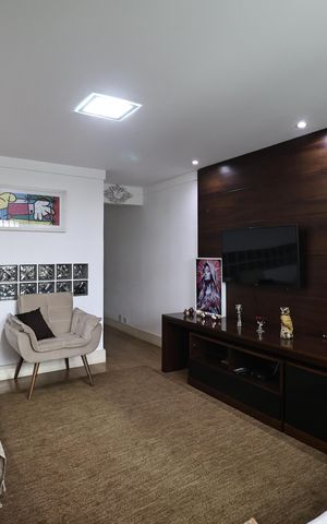 Casa à venda com 230m², 4 quartos e 2 vagas Casa à venda com 230m², 4 quartos e 2 vagasSala