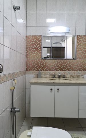 Casa à venda com 230m², 4 quartos e 2 vagas Casa à venda com 230m², 4 quartos e 2 vagasBanheiro