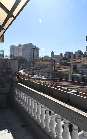 Casa à venda com 230m², 4 quartos e 2 vagas Casa à venda com 230m², 4 quartos e 2 vagasSacada