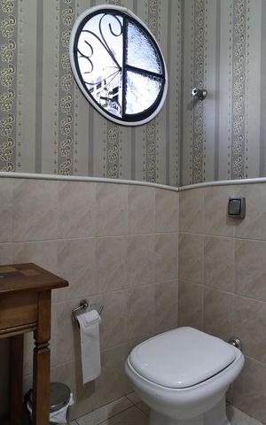 Casa à venda com 230m², 4 quartos e 2 vagas Casa à venda com 230m², 4 quartos e 2 vagasLavabo