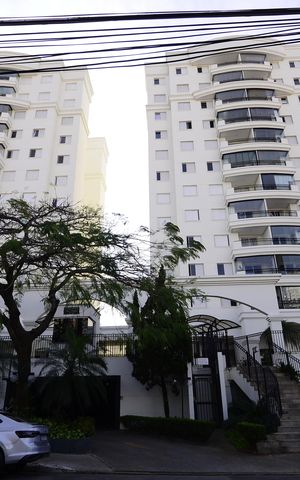 Apartamento para alugar com 81m², 3 quartos e 3 vagasFachada
