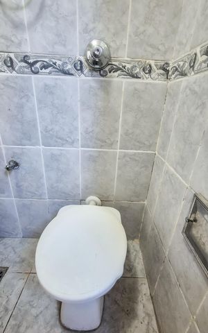 Casa à venda com 175m², 3 quartos e 2 vagas Casa à venda com 175m², 3 quartos e 2 vagasBanheiro