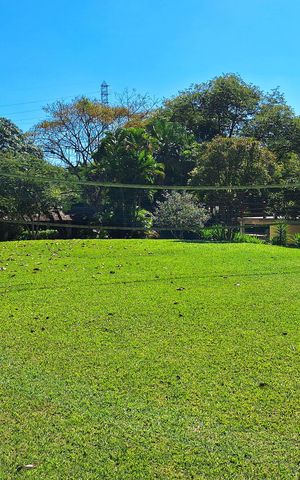 Casa de condomínio à venda com 550m², 4 quartos e 3 vagas Casa de condomínio à venda com 550m², 4 quartos e 3 vagasÁrea comum
