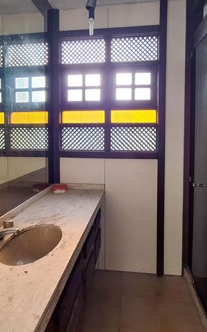 Casa de condomínio à venda com 550m², 4 quartos e 3 vagas Casa de condomínio à venda com 550m², 4 quartos e 3 vagasBanheiro 1