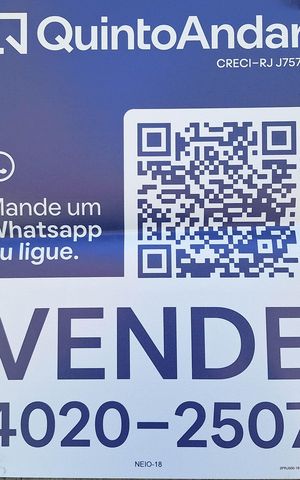 Casa de condomínio à venda com 550m², 4 quartos e 3 vagas Casa de condomínio à venda com 550m², 4 quartos e 3 vagasplaca