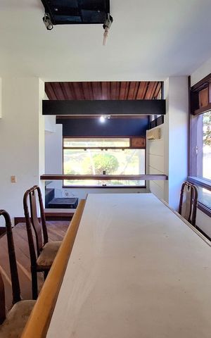 Casa de condomínio à venda com 550m², 4 quartos e 3 vagas Casa de condomínio à venda com 550m², 4 quartos e 3 vagasSala 1