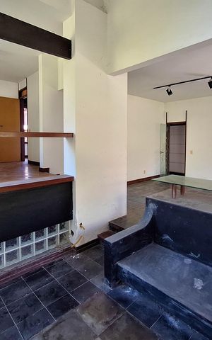 Casa de condomínio à venda com 550m², 4 quartos e 3 vagas Casa de condomínio à venda com 550m², 4 quartos e 3 vagasSala 1