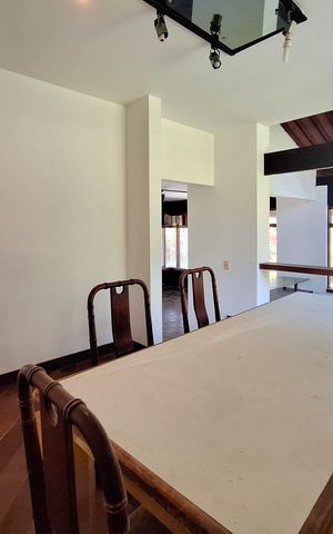 Casa de condomínio à venda com 550m², 4 quartos e 3 vagas Casa de condomínio à venda com 550m², 4 quartos e 3 vagasSala 1