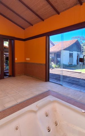Casa de condomínio à venda com 550m², 4 quartos e 3 vagas Casa de condomínio à venda com 550m², 4 quartos e 3 vagasQuintal