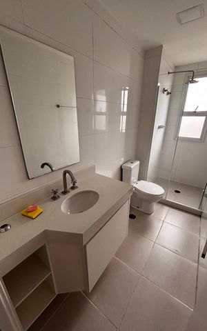 Apartamento para alugar com 75m², 2 quartos e 2 vagas Apartamento para alugar com 75m², 2 quartos e 2 vagasBanheiro