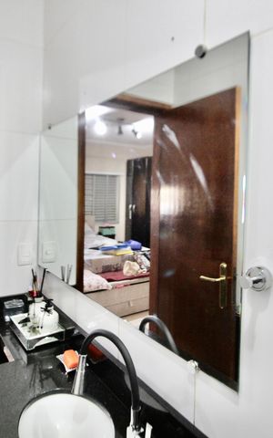 Casa à venda com 275m², 3 quartos e 4 vagas Casa à venda com 275m², 3 quartos e 4 vagasBanheiro da Suíte 1